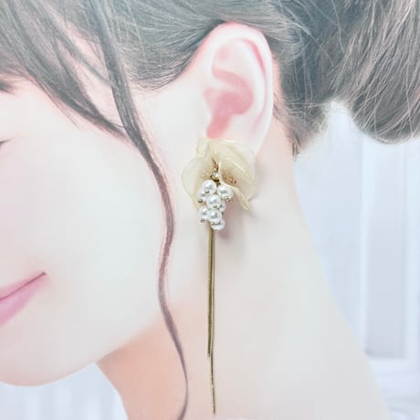 花シフォン&つぶつぶロングチェーン