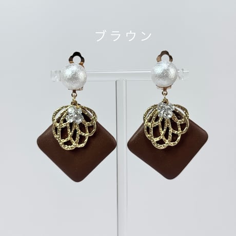 パール×ビジュー付きスクエアレザー