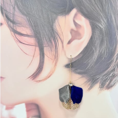 スウェード花びら&ゴールド透かしリーフ
