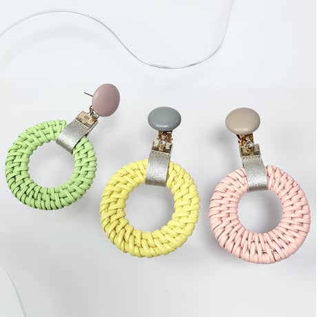 ゴ－ルド革×パステルカラーringラタン（レザ－留め具付）