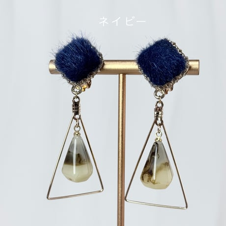 ゴールドフレームファー×トライアングルドロップ