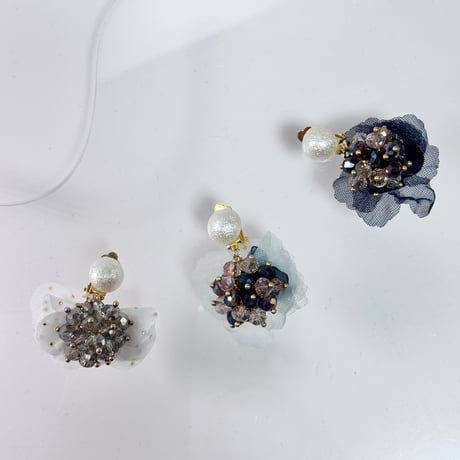パール×ビジュー付きフラワーシフォン