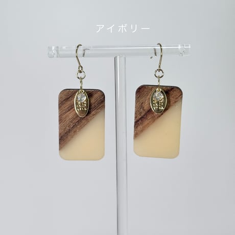 ロゴ入りプレ－ト付き木目調パーツ