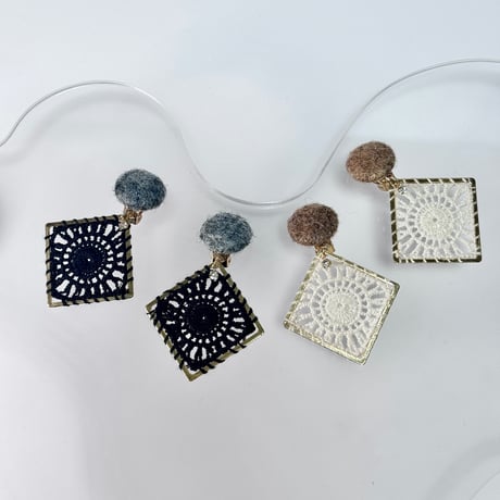 ちびくま工房　グーグリーちゃんの手のひらサイズのお針箱　赤糸刺繍のカルトナージュ ちびくま工房 グーグリーちゃんの手のひらサイズのお針箱 赤糸刺繍の