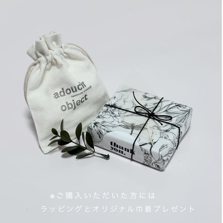モノトーンチェック×シルバータッセル