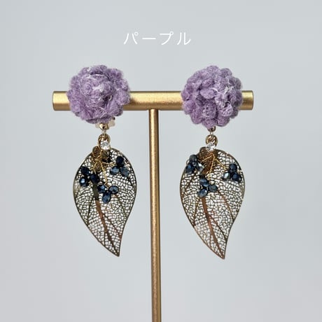 フェルトフラワー×木の実付き透かしリーフ