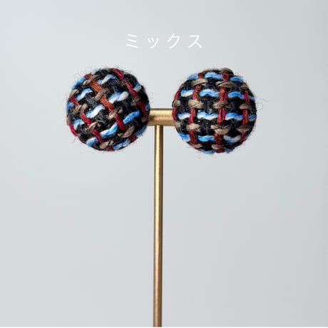 半円ツイードくるみボタン（イヤリング）