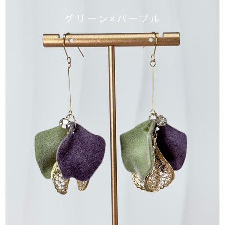 スウェード花びら&ゴールド透かしリーフ