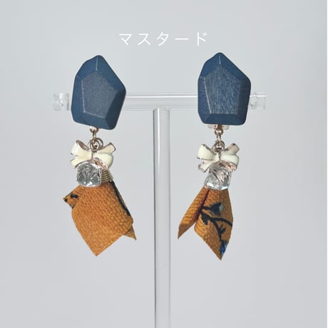 ウッド×リボンチャ－ム付きminiスカ－フ
