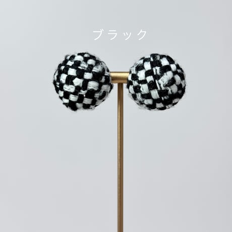 半円ツイードくるみボタン（イヤリング）