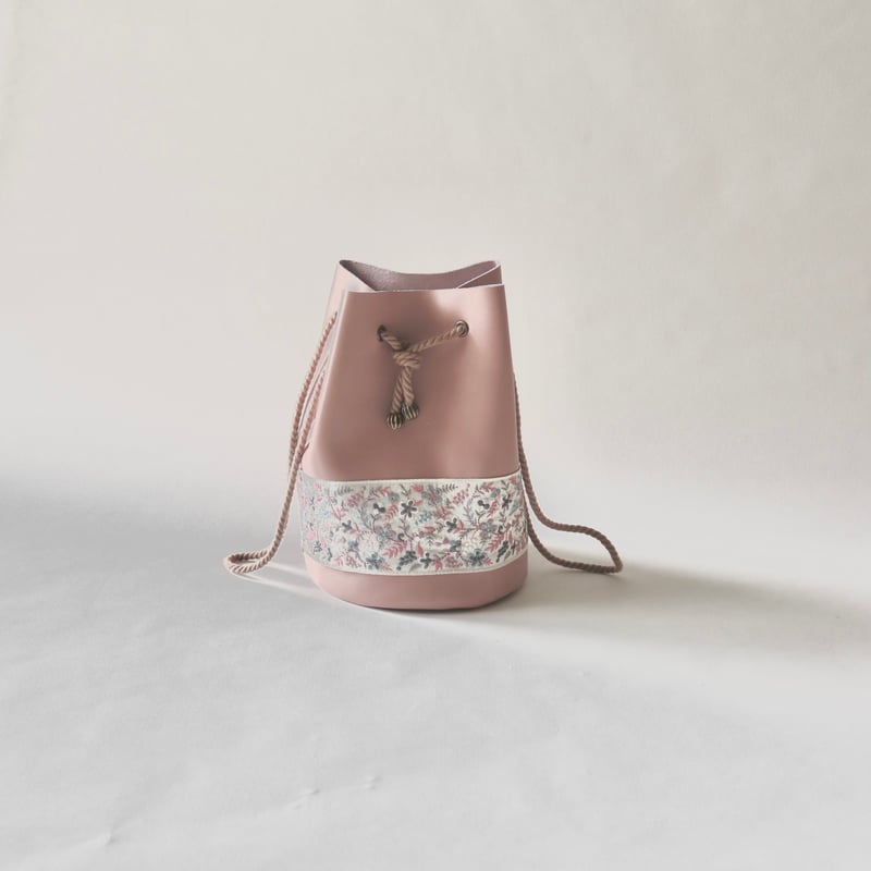 希少✨　アンリークイール　ハンドバッグ　巾着バッグ　ラクダ革　自然色　刺繍　花 希少✨ アンリークイール ハンドバッグ 巾着バッグ ラクダ革