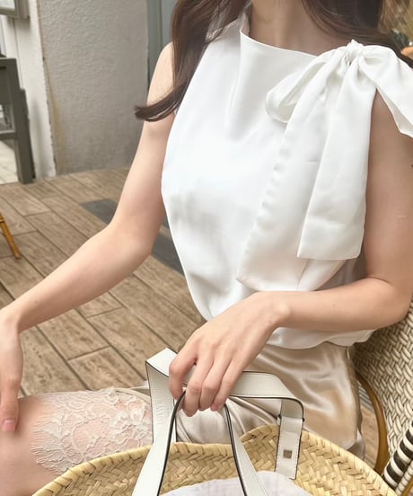 ribbon shoulder blouse［white］