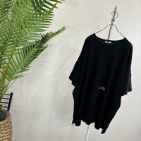 2606-0056】A'lmarl】黒◇接触冷感 まえ刺繍 後ろプリント Teeちゅに税込5730
