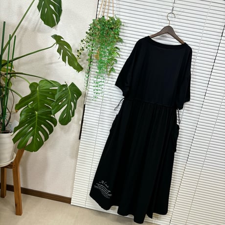 2606-1070】A'lmarl】黒◇接触冷感 異素材切替ワンピ税込7490