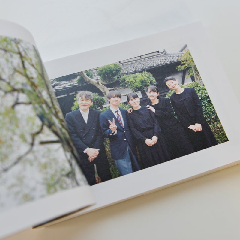 平野愛 写真集『LIGHTS』 | minato books