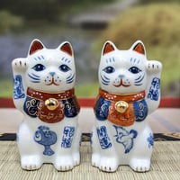 招き猫 陶器製 開運招福 染付 花文 縁起物 置物 インテリア オブジェ