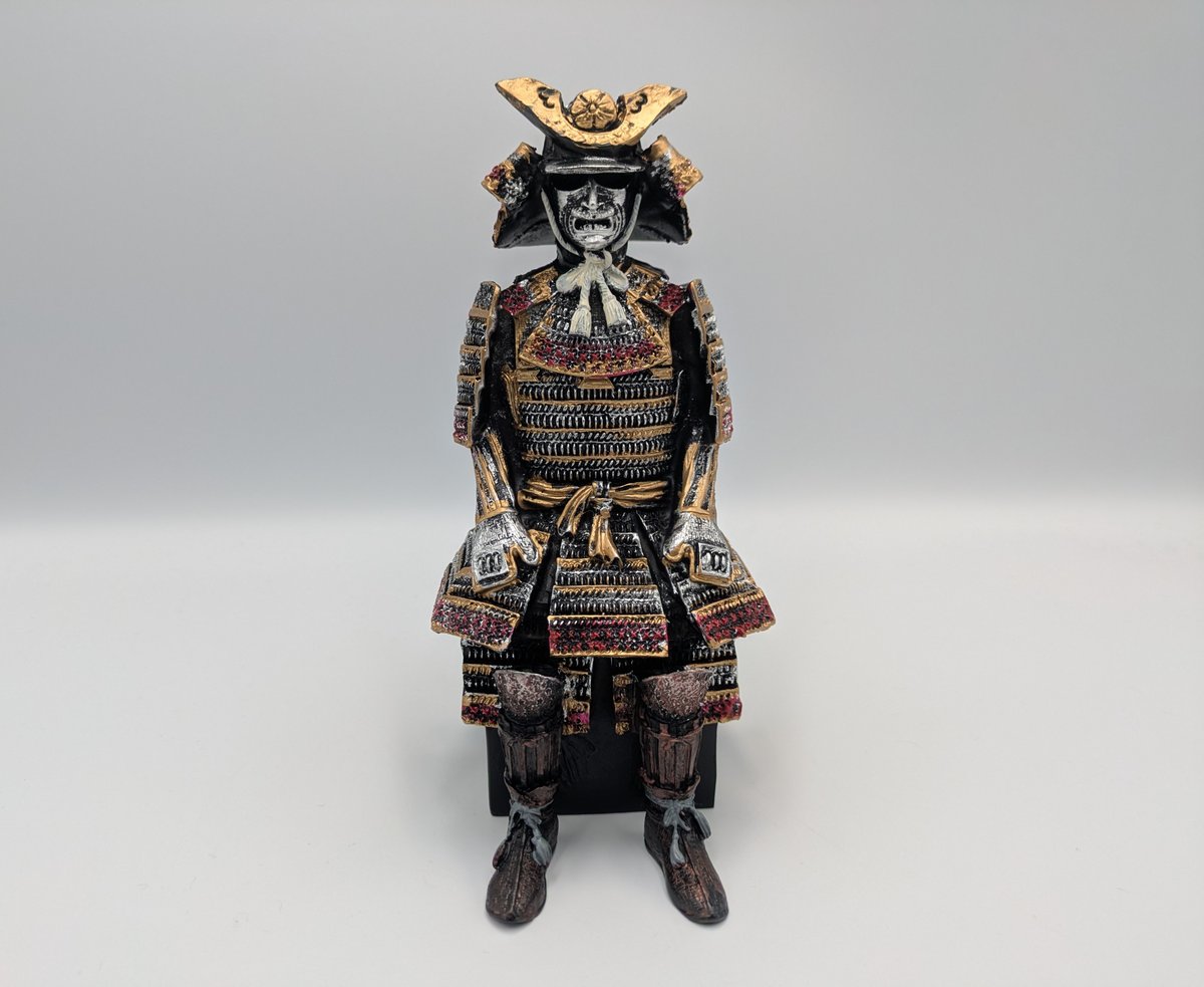戦国武将　甲冑　鎧兜　置物　フィギュア Amazon.co.jp: 戦国武将 甲冑 鎧兜 置物 フィギュア : おもちゃ