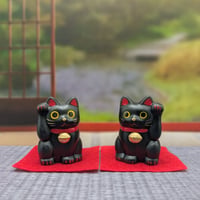 （希少）那智黒石　左手上げ　特大 招き猫 縁起物 招き猫 那智黒石 左手上げ 小 手磨き工芸品 | よしつねの秘密基地