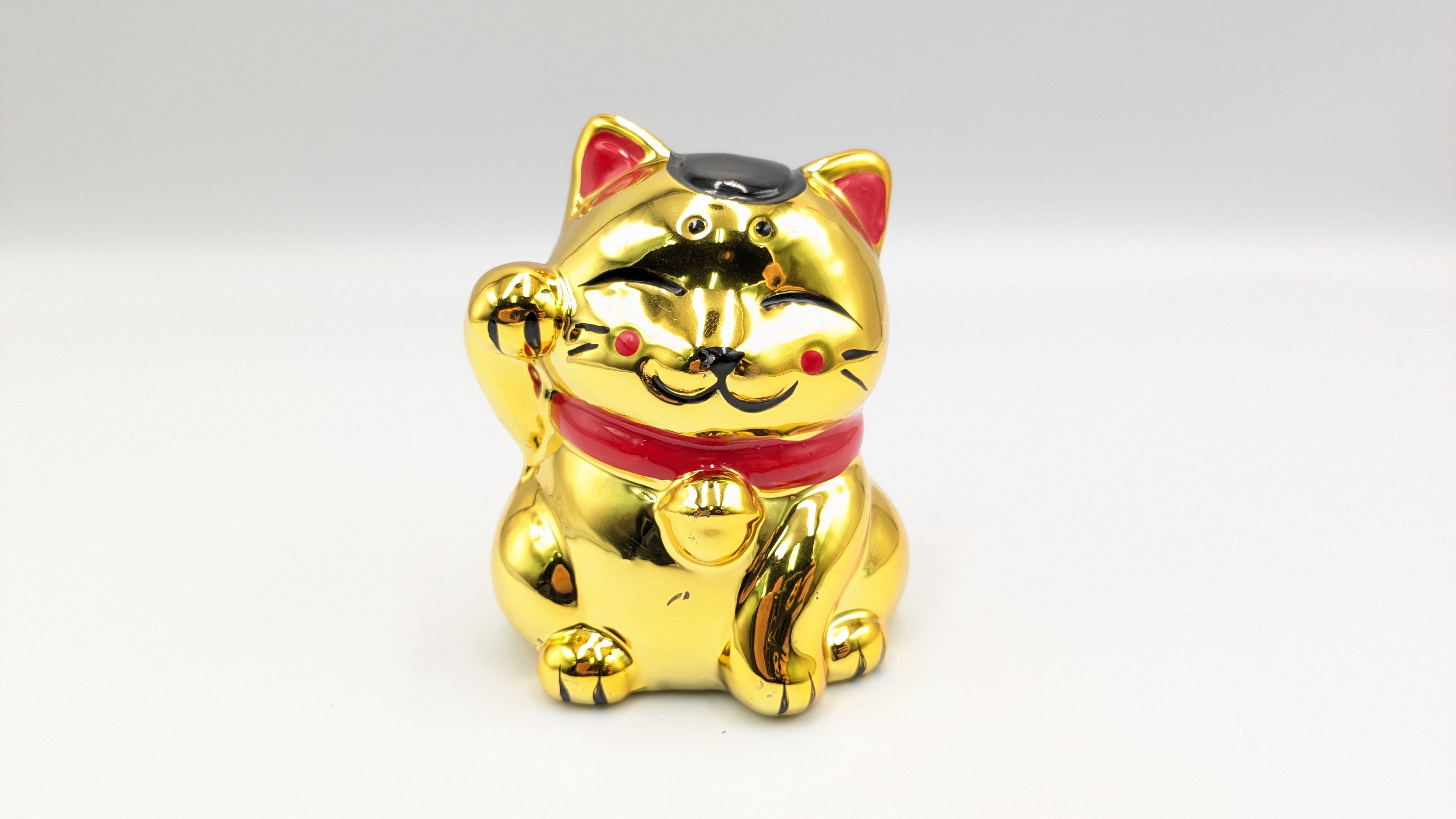 縁起物 招き猫 金色の招き猫 貯金箱 開運 金運 | よしつねの秘密基地