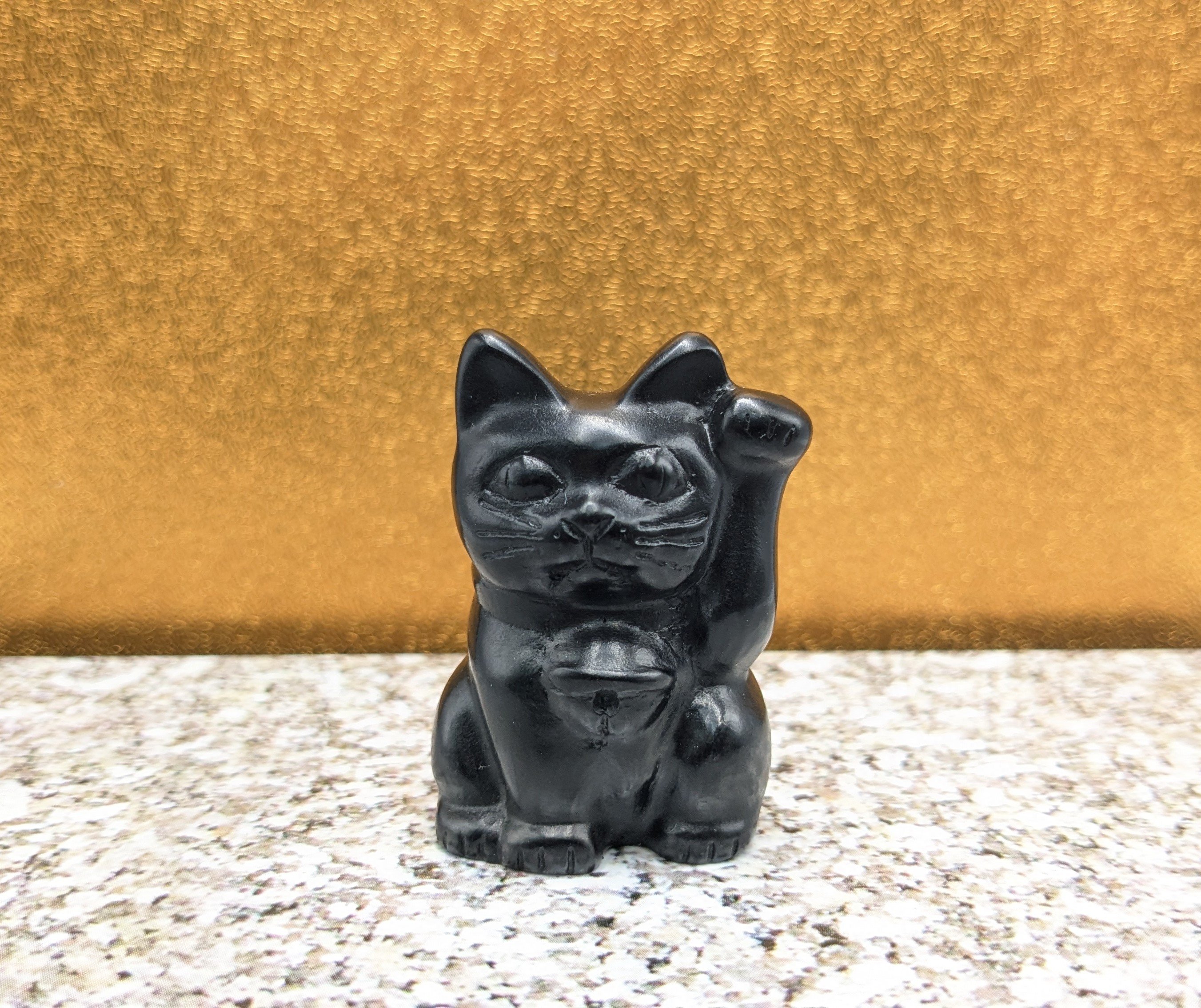 （希少）那智黒石　左手上げ　特大 招き猫 縁起物 招き猫 那智黒石 左手上げ 小 手磨き工芸品 | よしつねの秘密基地