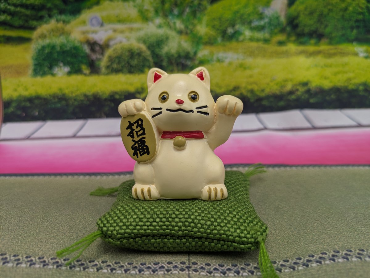 ミニチュア 招き猫 置物 白猫 座布団付き | よしつねの秘密基地