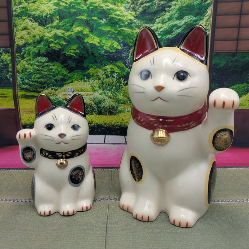 招き猫 陶彩菊花招き猫 緑右手上げ小 赤左手上げ大 2種セット 薬師窯