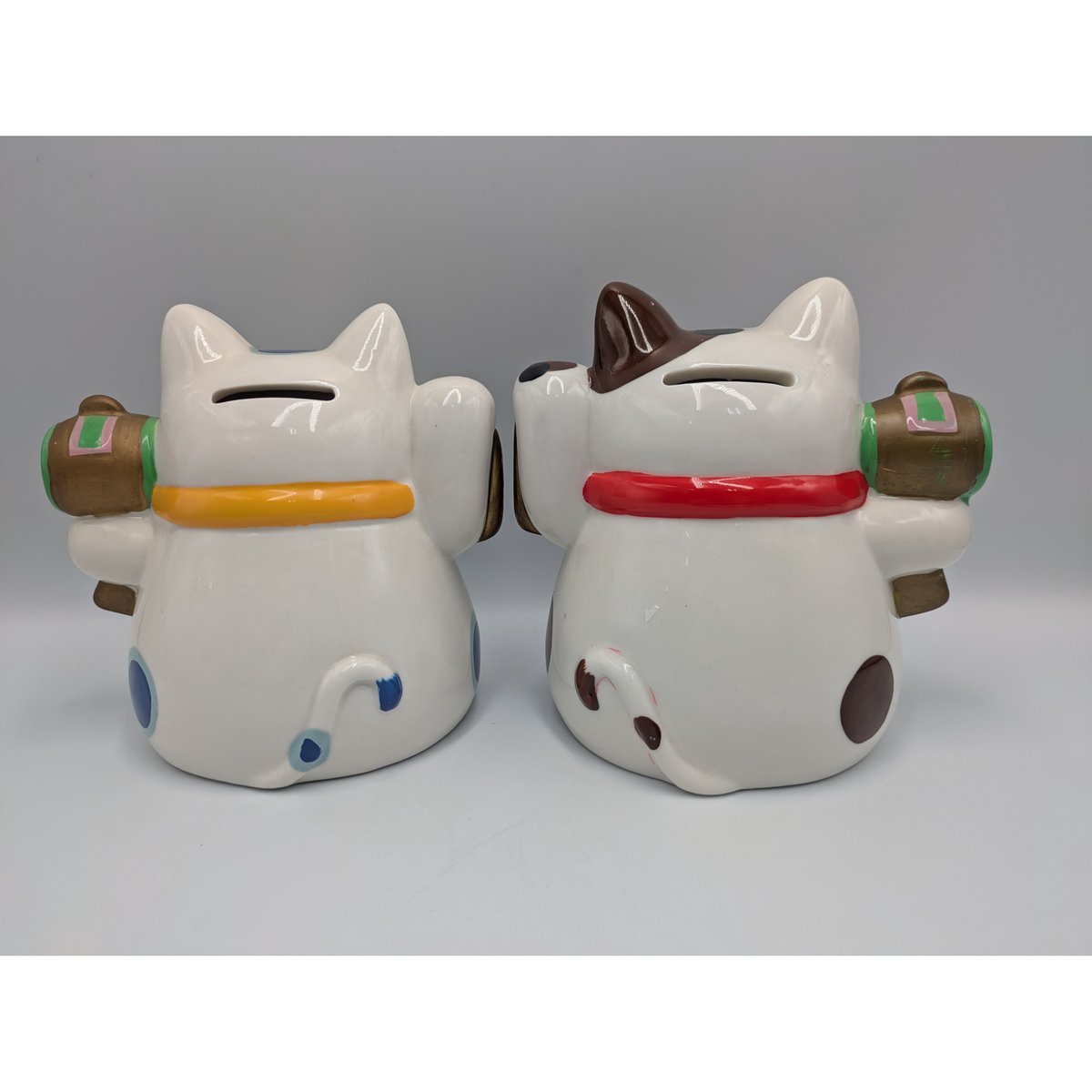 招き猫 ペア 貯金箱 縁起物 かなりの年代物です。 招き猫 陶器製 貯金箱 2個セット 招福開運 ペア 昭和レトロ 縁起物
