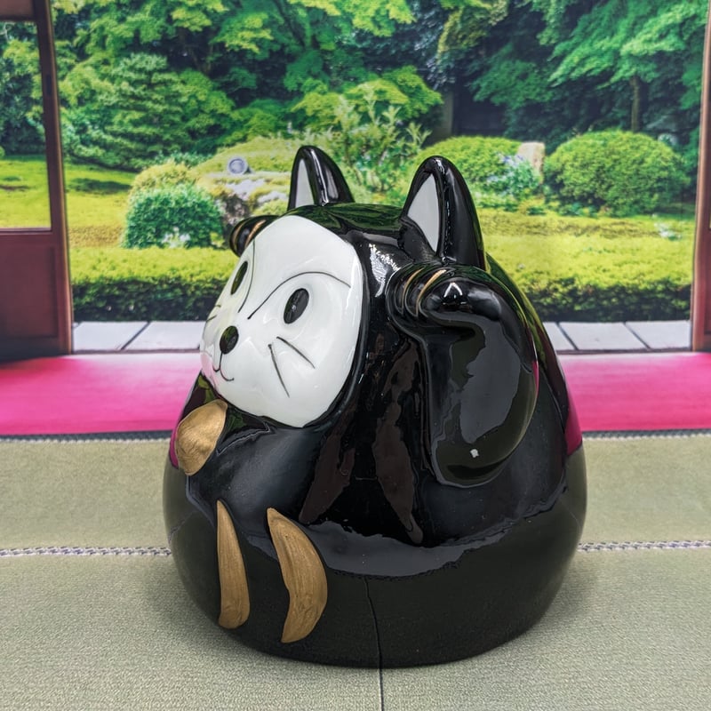 縁起物 招き猫だるま 招き猫 達磨 貯金箱 両手上げ 黒 置物 | よしつね