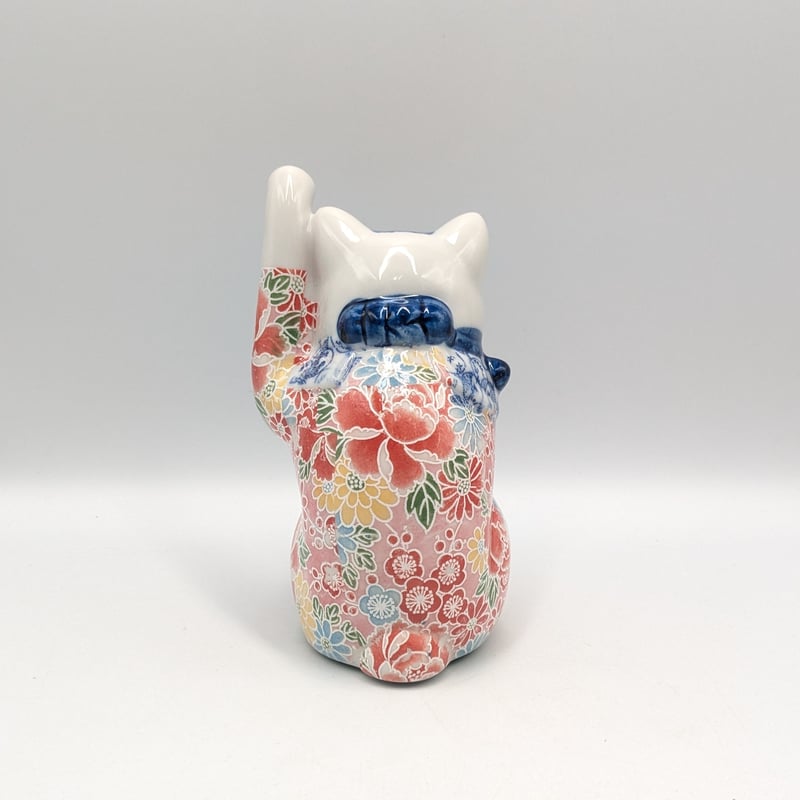 縁起物 招き猫 置物 陶器 華やか 花柄 唐草 染付 左手上げ 千客万来 魔
