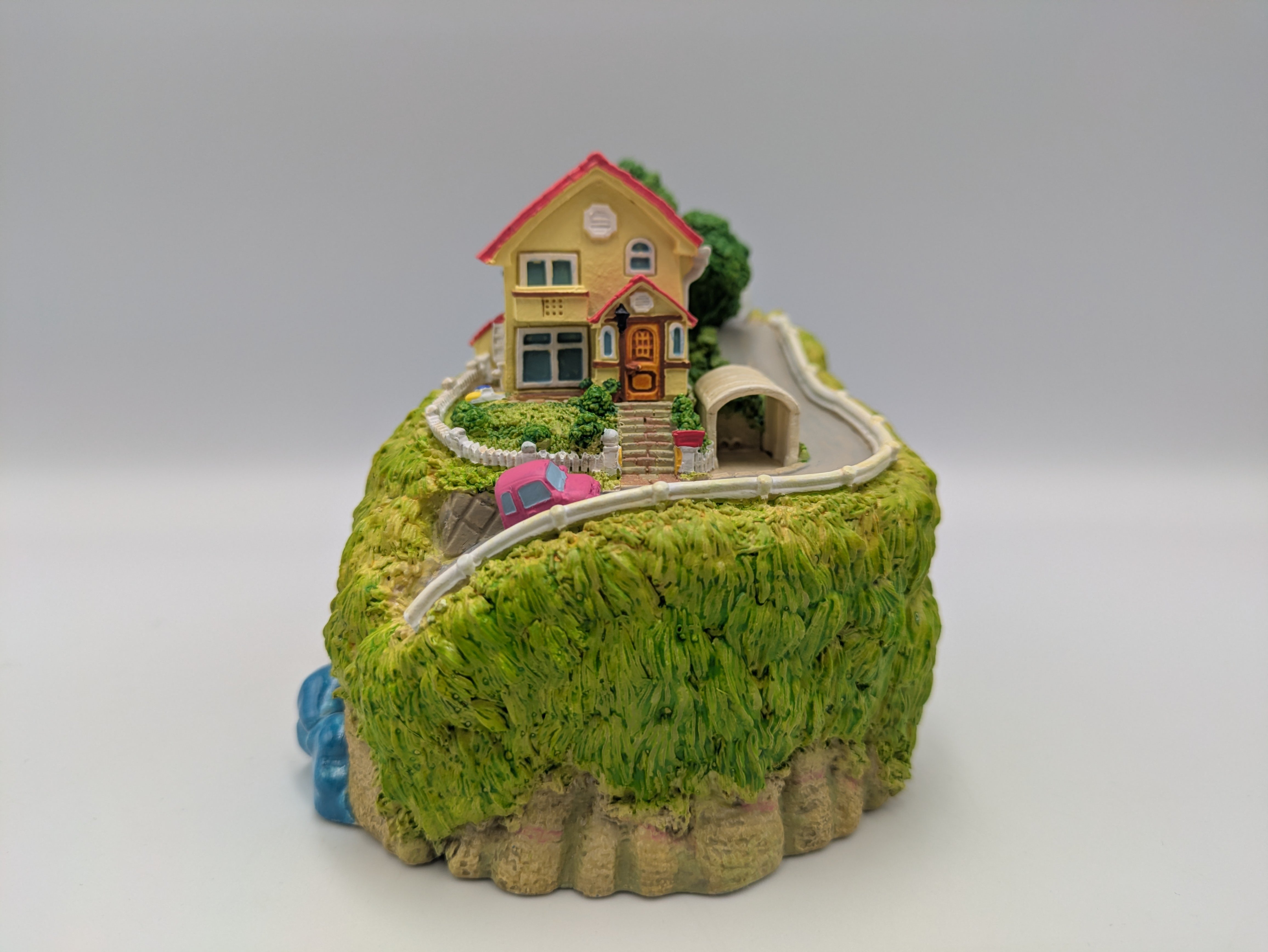 ぷ*お様 ジブリ ポニョの家 フィギュア ジブリパーク限定 建物シリーズ 崖の上のポニョ 崖の上の家 ジオラマ