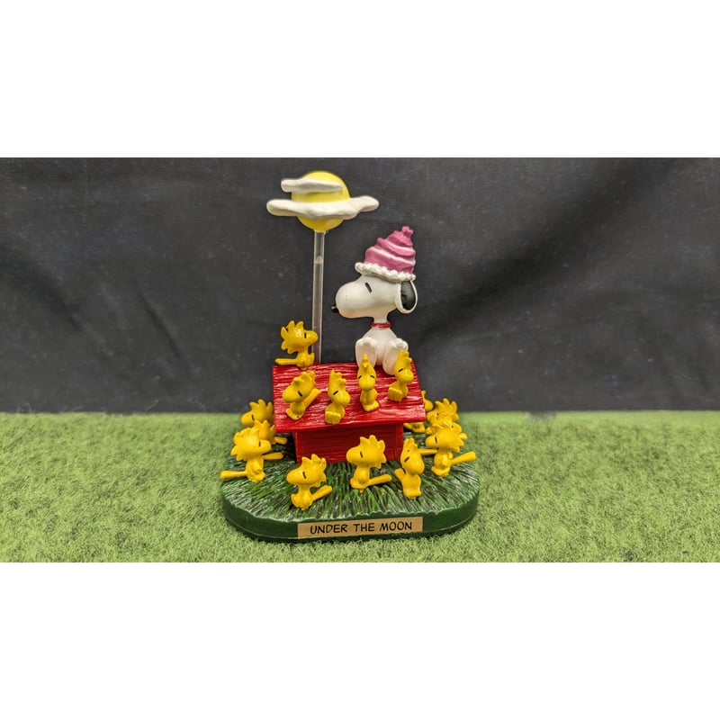 PEANUTS スヌーピー ミニチュア フィギュア スヌーピーの世界 MOON