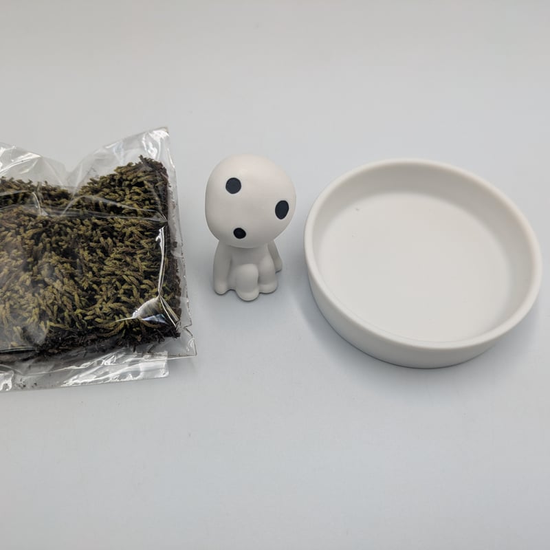 ジブリパーク限定　新商品　もののけ姫　コダマ　織部焼　皿　陶器 ジブリパーク もののけ姫 コダマ 苔栽培鑑賞セット | よしつねの秘密基地
