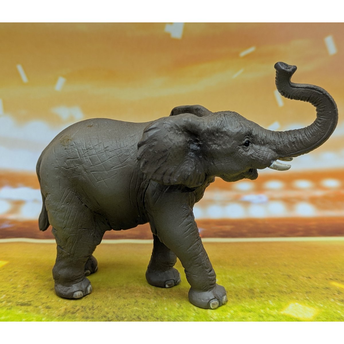 リーメント 地球まるごと！ 動物フィギュア図鑑 アフリカゾウ | よし