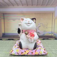 招き猫 陶器製 開運招福 染付 花文 縁起物 置物 インテリア オブジェ