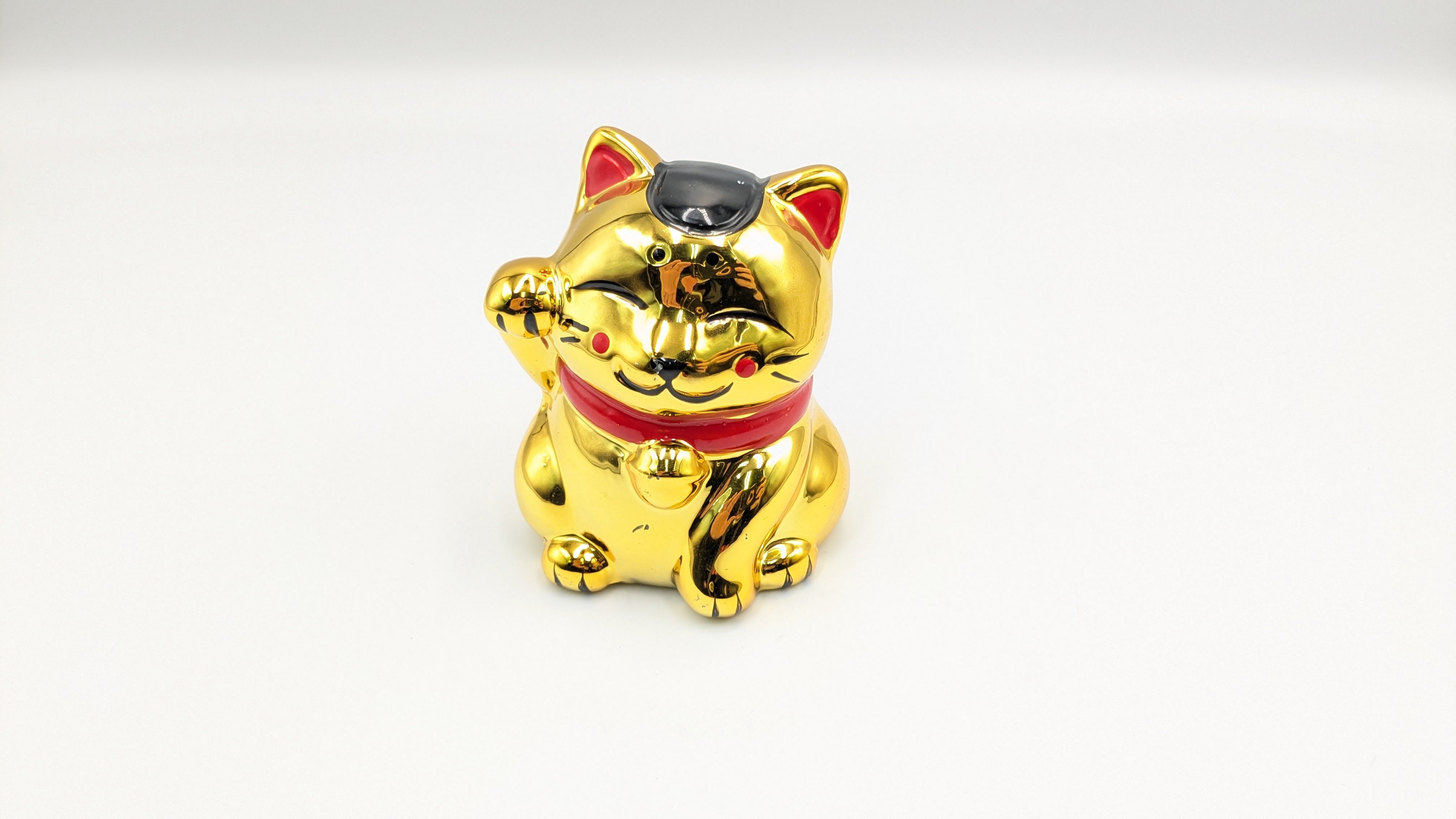 縁起物 招き猫 金色の招き猫 貯金箱 開運 金運 | よしつねの秘密基地