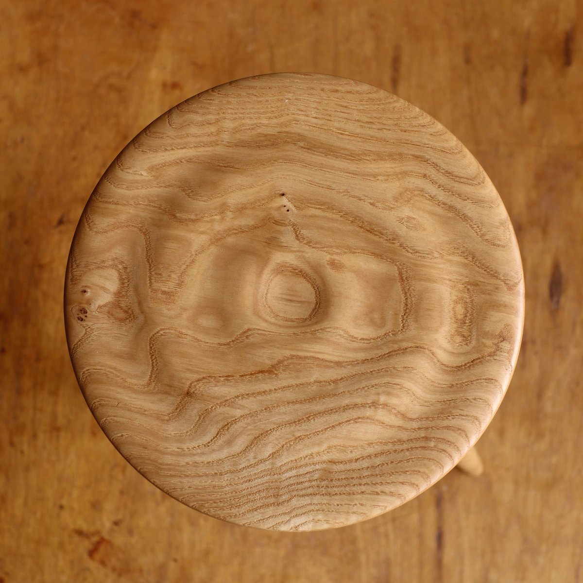 ハイスツール「Sol」 栗 波紋模様座面 | pat woodworking online shop