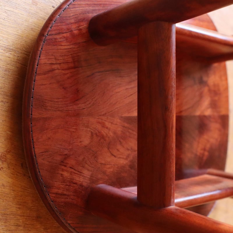 スツール「Vera」 ブビンガxクードゥー（ノイックスカラー