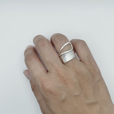 Karen silver　 Two hands ring