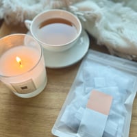 茜