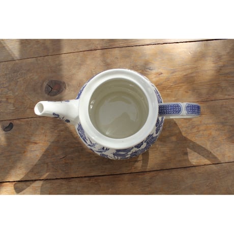 Churchill Tea Pot 056
