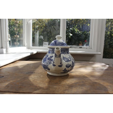 Churchill Tea Pot 056
