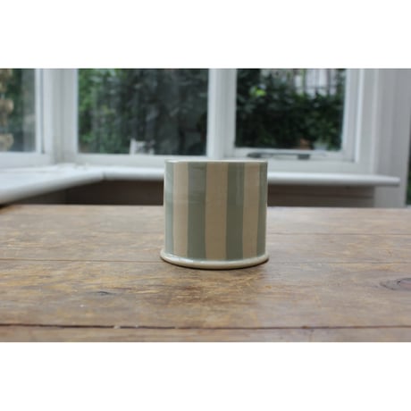 Jane Hogben Mug(M) 085