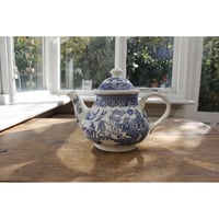 Churchill Tea Pot 056