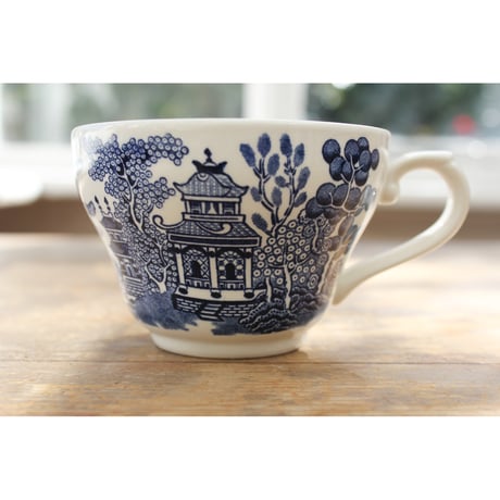 Churchill Cup & Saucer 055