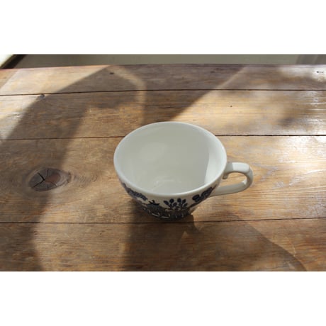 Churchill Cup & Saucer 055