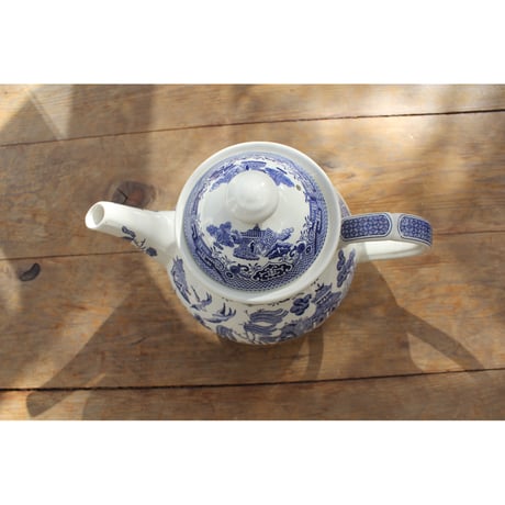 Churchill Tea Pot 056