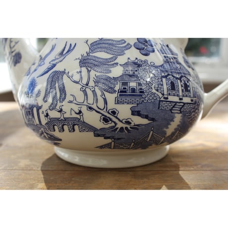 Churchill Tea Pot 056