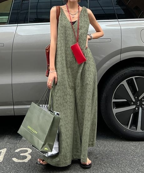 sleeveless embroidery jumpsuit　FL2384