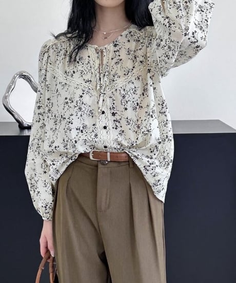 petite floral lace blouse　FL2188