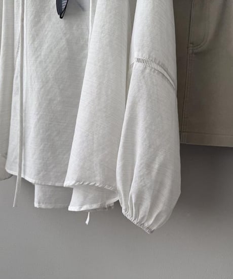 lantern sleeve v-neck relaxed blouse　FL3447